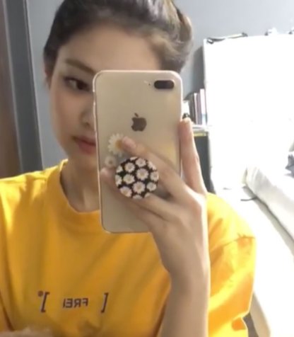 daisy-popsockets-jennie
