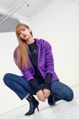 2-BLACKPINK-GUESS-Lotte-Wherever-GUESS