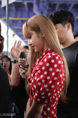 25-BLACKPINK Lisa Michael Kors New York Fashion Week 2018
