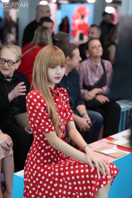 26-BLACKPINK Lisa Michael Kors New York Fashion Week 2018