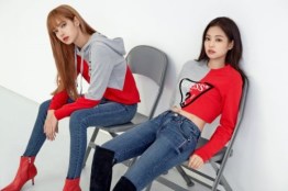 3-BLACKPINK-GUESS-Lotte-Wherever-GUESS