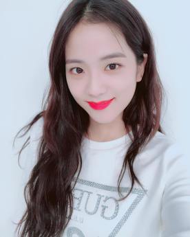 3-BLACKPINK Jisoo GUESS Instagram Photo