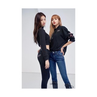 4-BLACKPINK-GUESS-Jennie-Instagram-Photo-21-September-2018