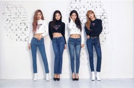 4-BLACKPINK-GUESS-LOTTE-Department-Store