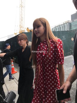 9-BLACKPINK Lisa Michael Kors New York Fashion Week 2018