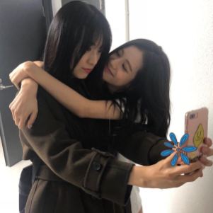 1-BLACKPINK Jisoo and Sister Kim Ji Yoon