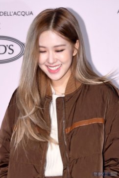 15-BLACKPINK Rose Tods Alessandro DellAcqua Launch Event