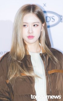 19-BLACKPINK Rose Tods Alessandro DellAcqua Launch Event