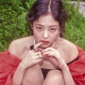 37-HQ Scan BLACKPINK Jennie SOLO Photobook