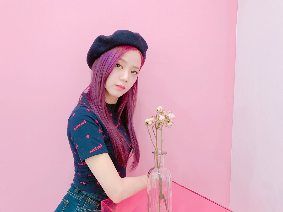 Blackpink Jisoo beret hat electrical safety song