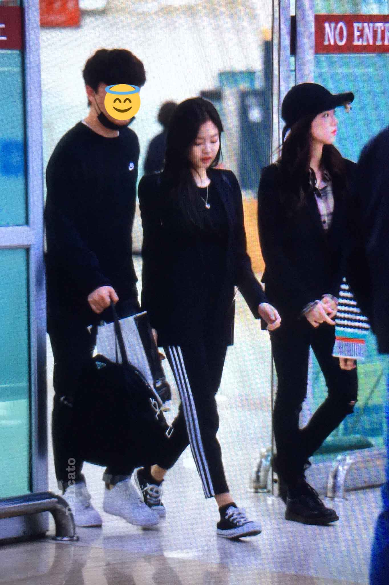 Blackpink Jisoo airport fashion black outfit wear cap hat