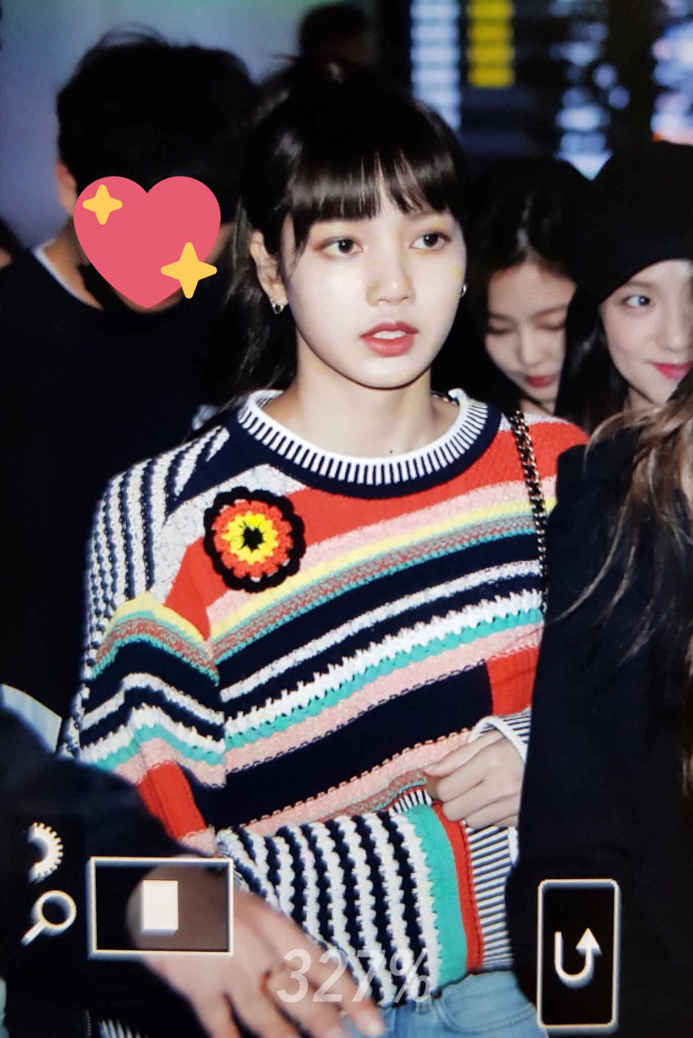 Blackpink Lisa airport fashion colorful outfit ponytail