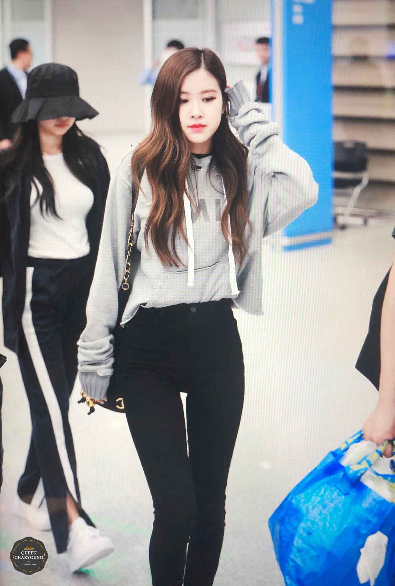 Blackpink-Rose-Airport-Fashion-Incheon-5-april-2018-from-Thailand