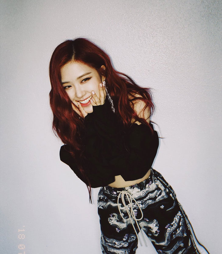Necklace Broken on Stage, BLACKPINK Rosé Throws It Like Pro, She is!
