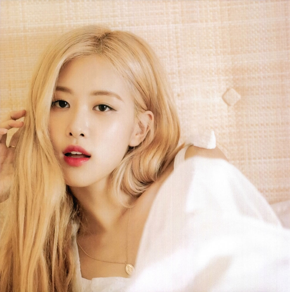 SCAN] Rosé Photos from BLACKPINK Summer Diary 2019 in Hawaii