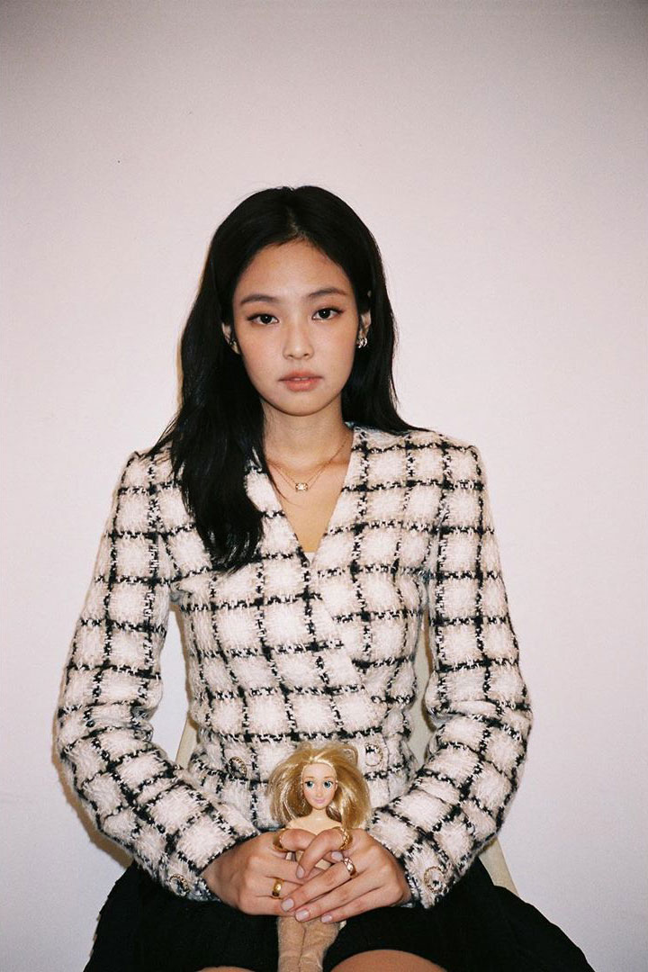 7-BLACKPINK-Jennie-Elle-Korea-October-2019-Issue-Instagram-Post