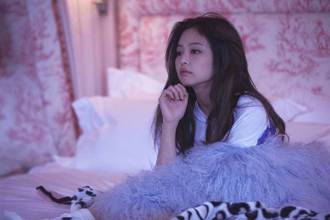 Blackpink S Jennie Shares Behind The Scenes Photos From Her Solo Sexiz Pix