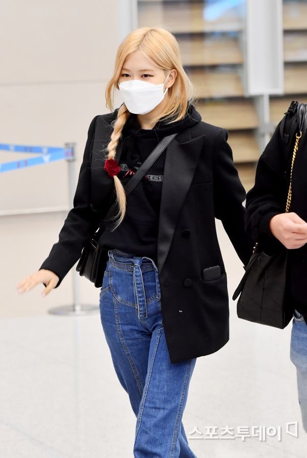 BLACKPINK Rosé Safely Arrived in Korea Back From Paris