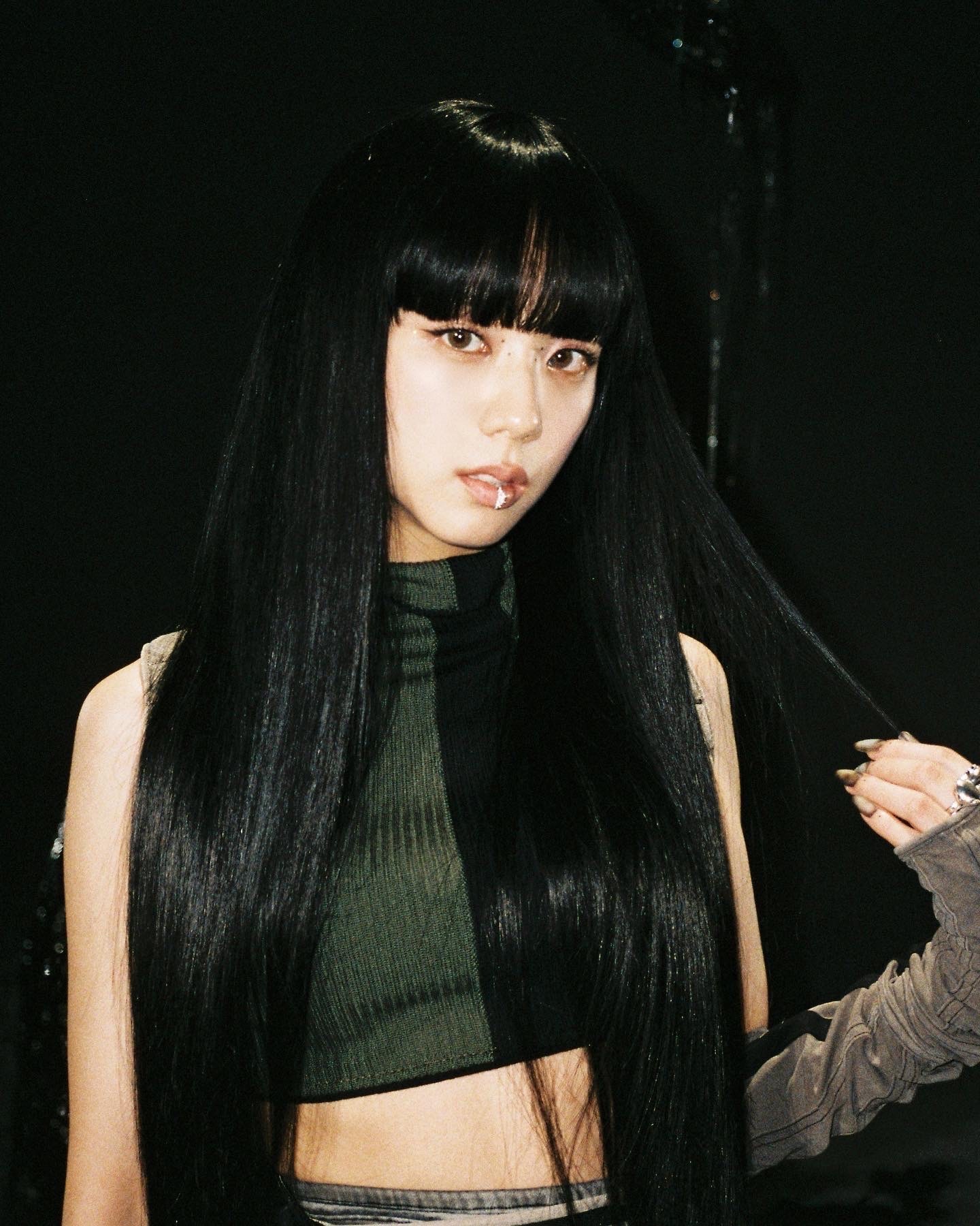 JISOO Shared New Photos from PINK VENOM Behind The Scenes