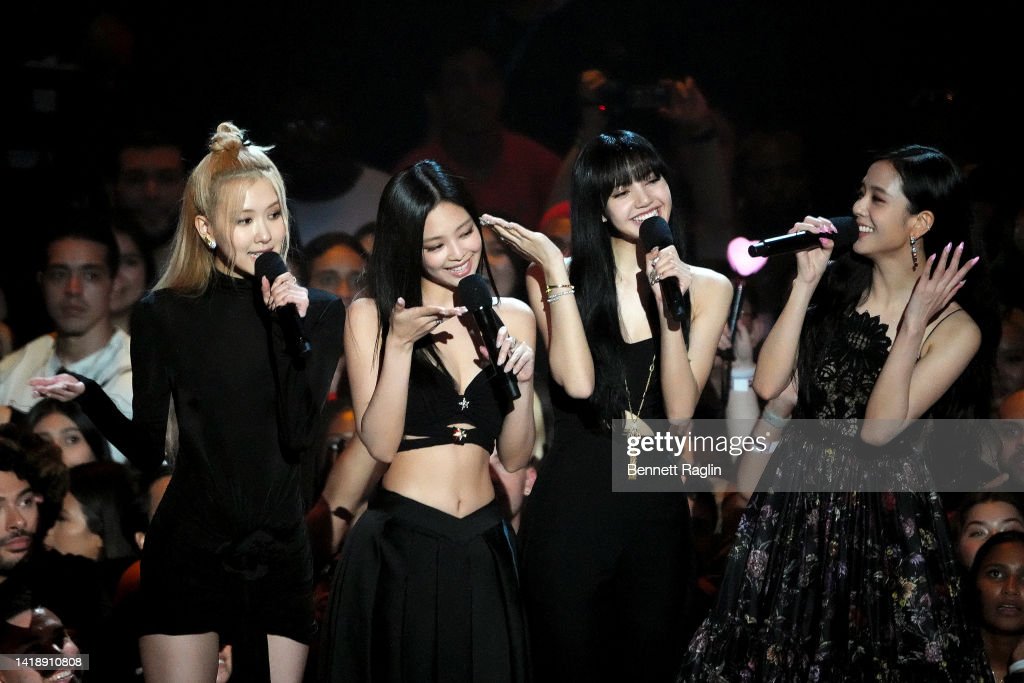 [Video] Watch BLACKPINK Introducing Anitta Performance MTV VMAs