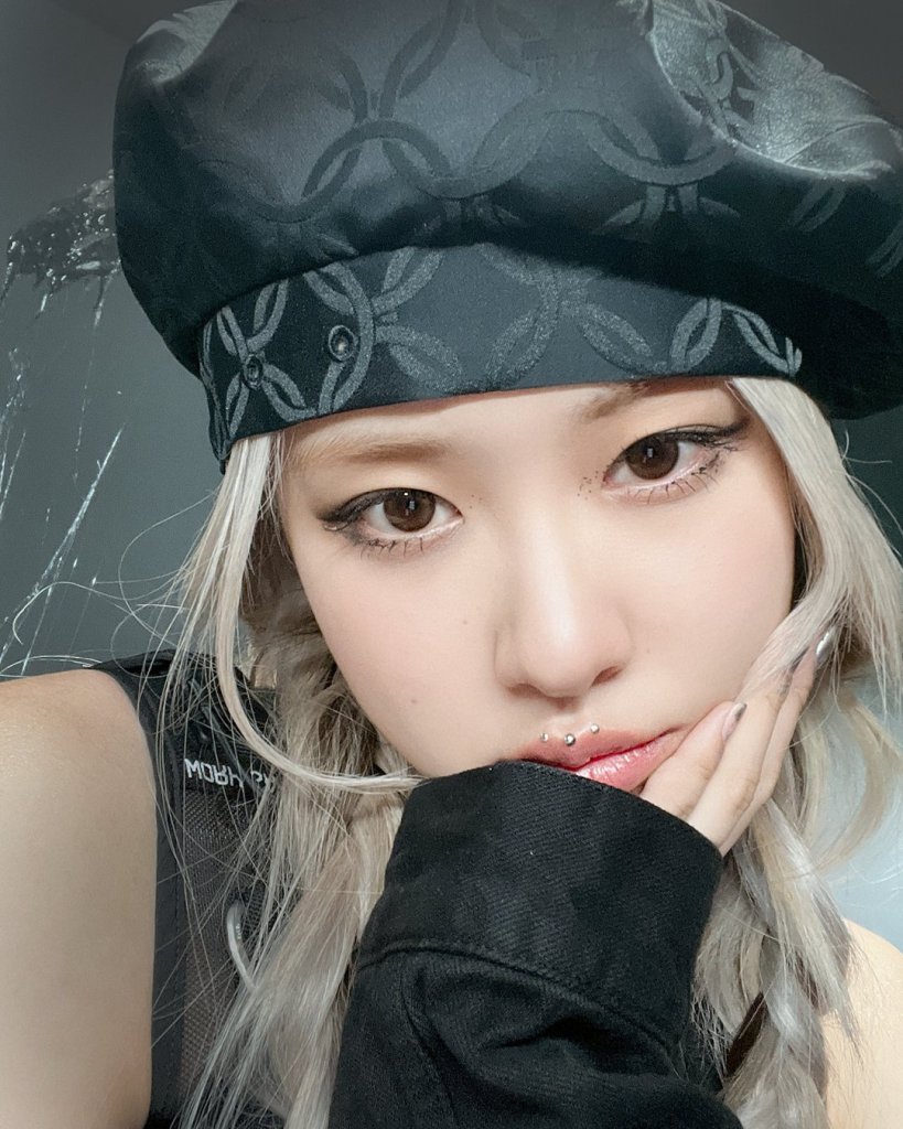 BLACKPINK Rosé PINK VENOM MV Behind The Scenes Photos