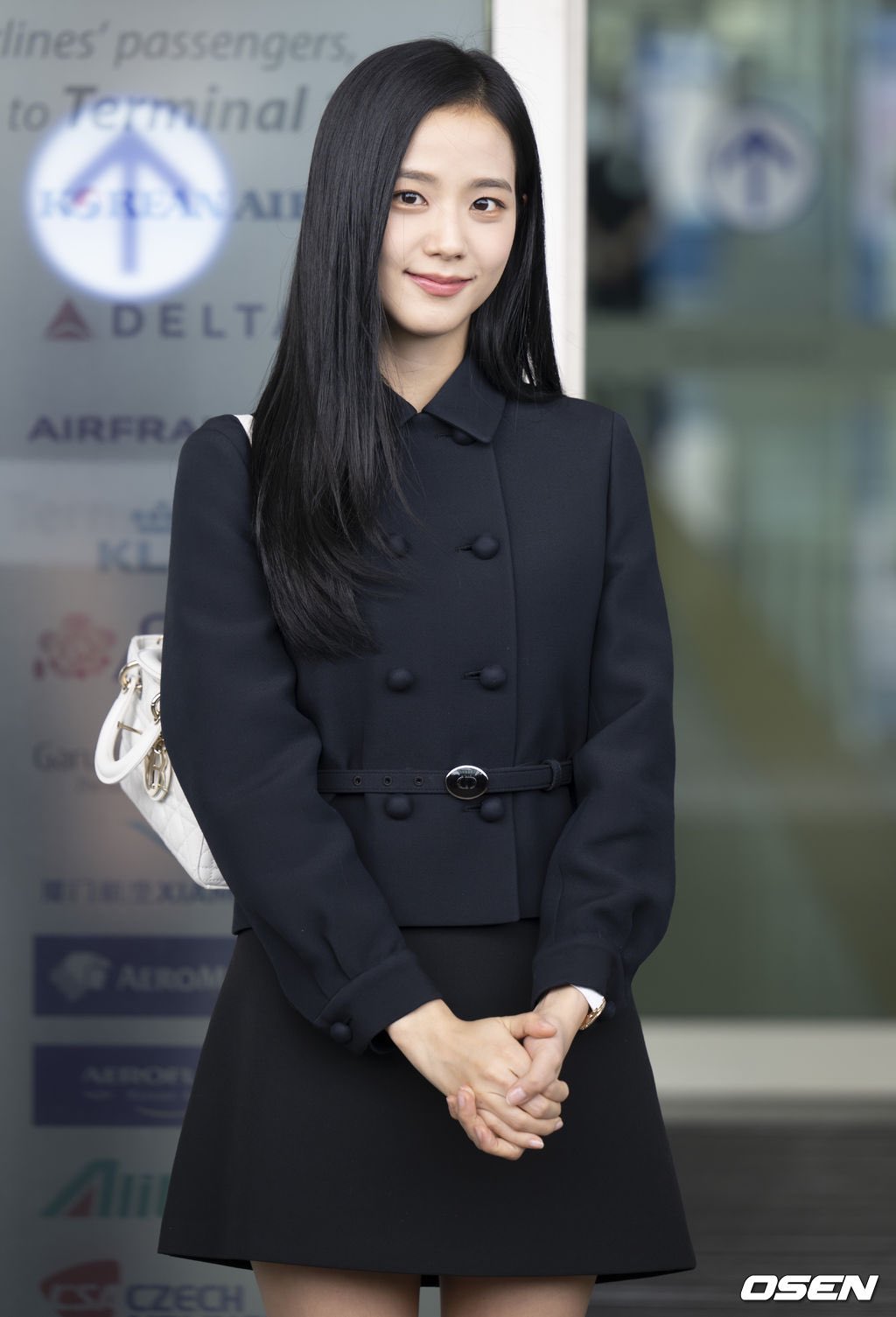 BLACKPINK Jisoo Airport Fashion Style